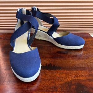 EUC - Talbots wedge sandals!